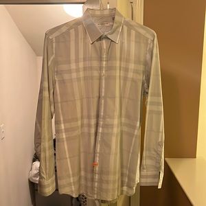 Men’s Burberry Button Up Shirt